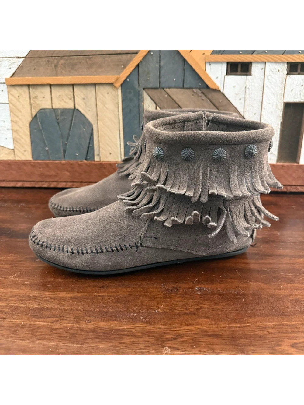 Minnetonka Women's Double Fringe Side Zip Suede Moccasin Boots Gray Size 8